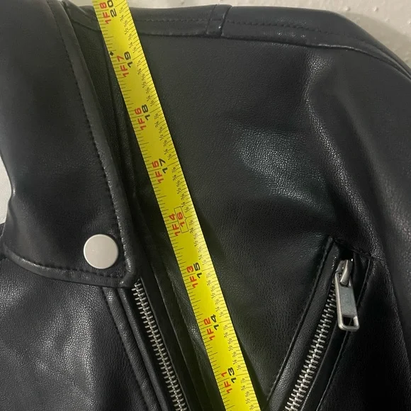 Avec Les Filles Oversized Faux Leather Cropped Biker Jacket - Black - M - Picture 10 of 11